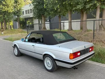 BMW 3 Series 1989 photo 2