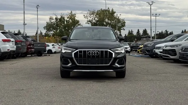 Audi Q3 2022 photo 2
