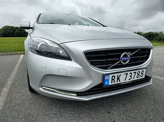 Volvo V40 2014 photo 2