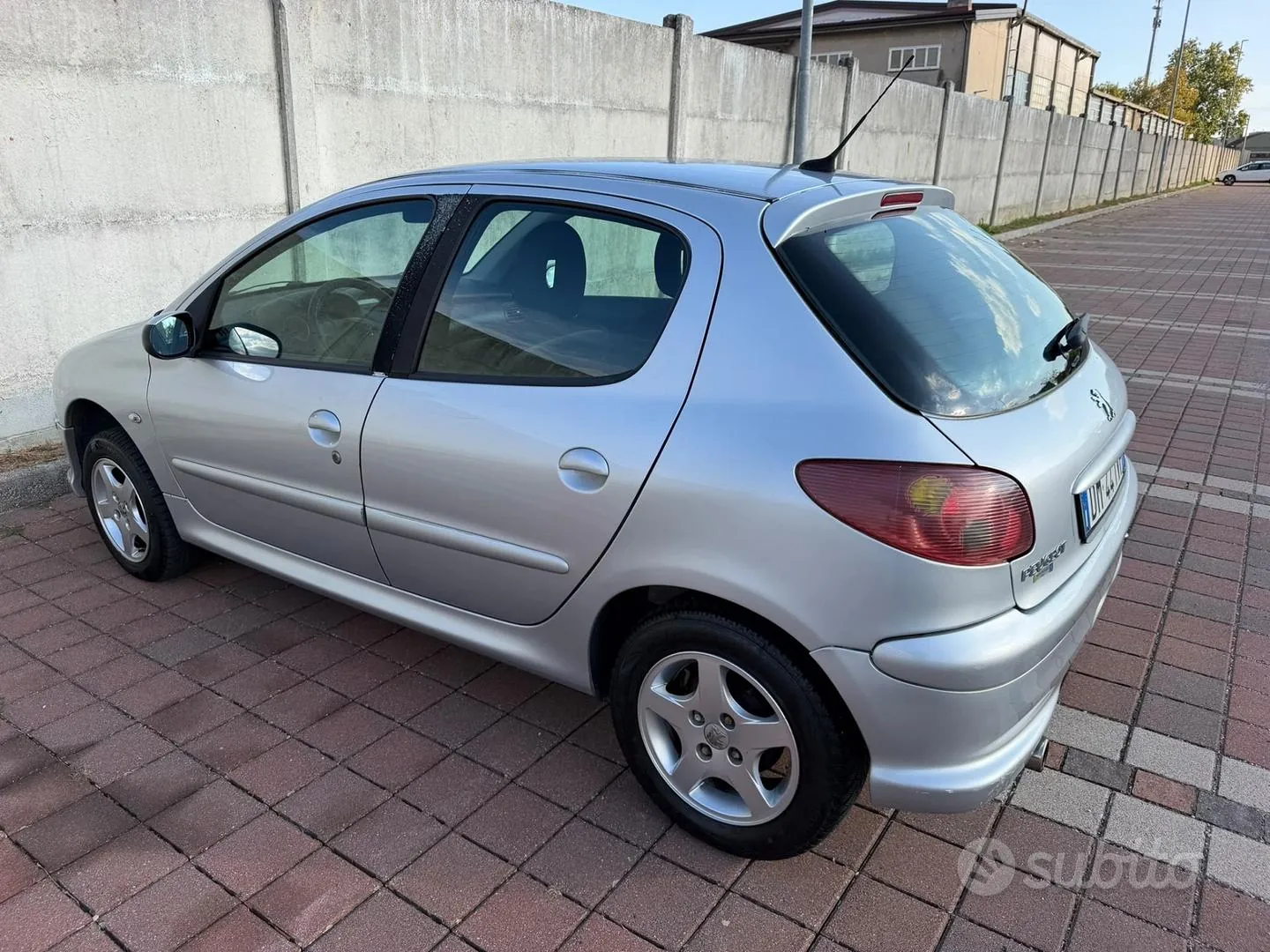 Peugeot 206 2008 photo 3