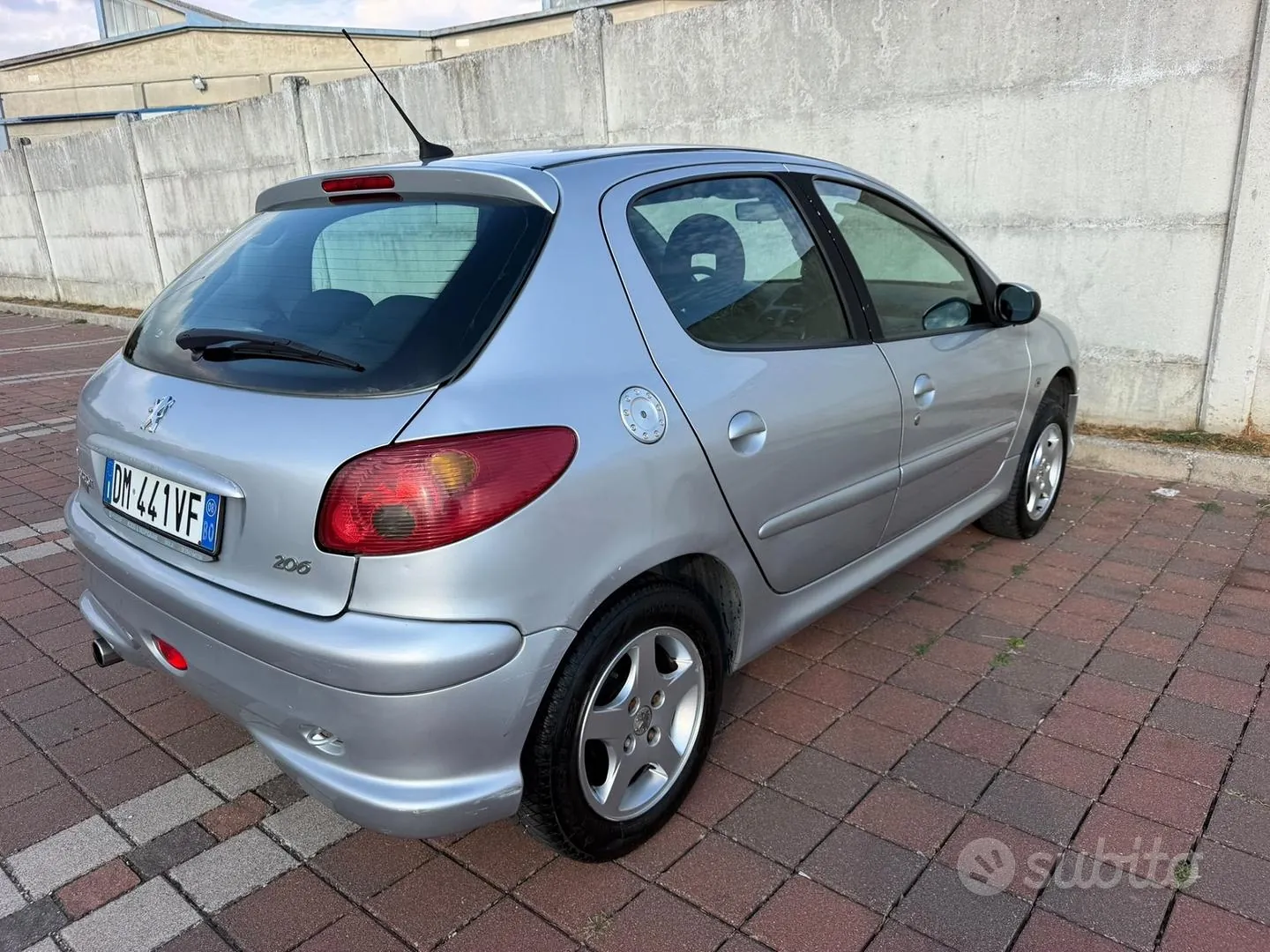 Peugeot 206 2008 photo 4
