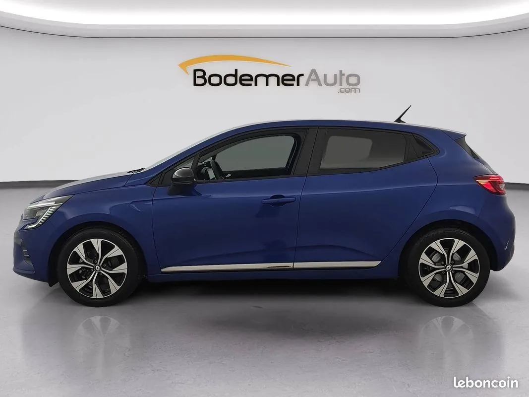 Renault Clio 2023 photo 2