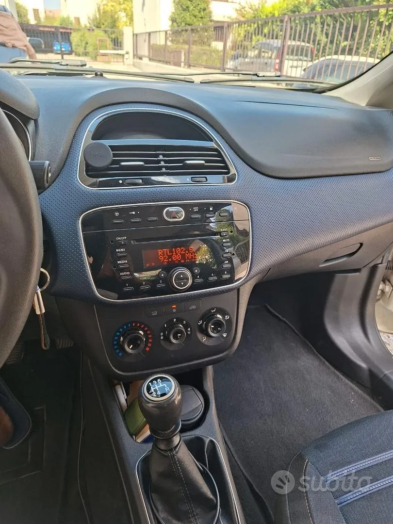 Fiat Grande Punto 2009 photo 5