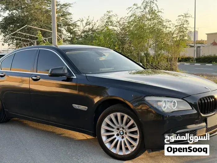 BMW 7 Series 2012 photo 2