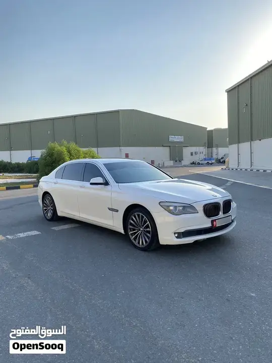 BMW 7 Series 2012 photo 5