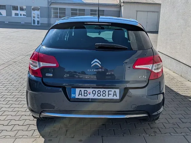Citroen C4 2012 photo 2
