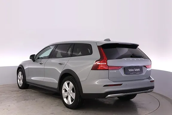 Volvo V60 Cross Country 2024 photo 3