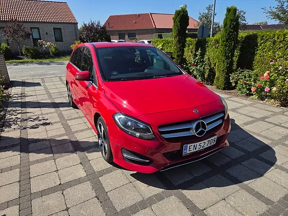 Mercedes-Benz B200 2016 photo 3