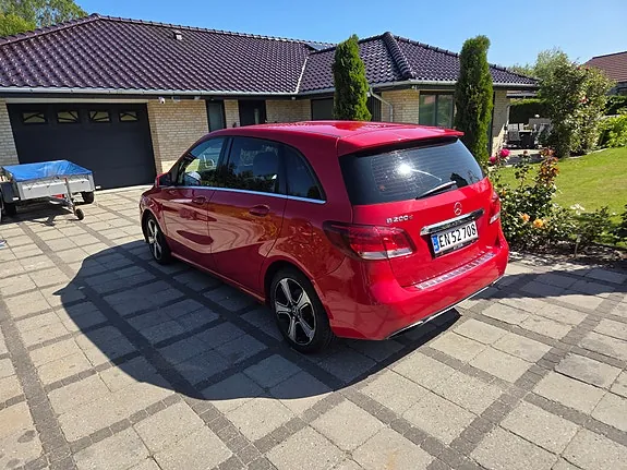 Mercedes-Benz B200 2016 photo 4