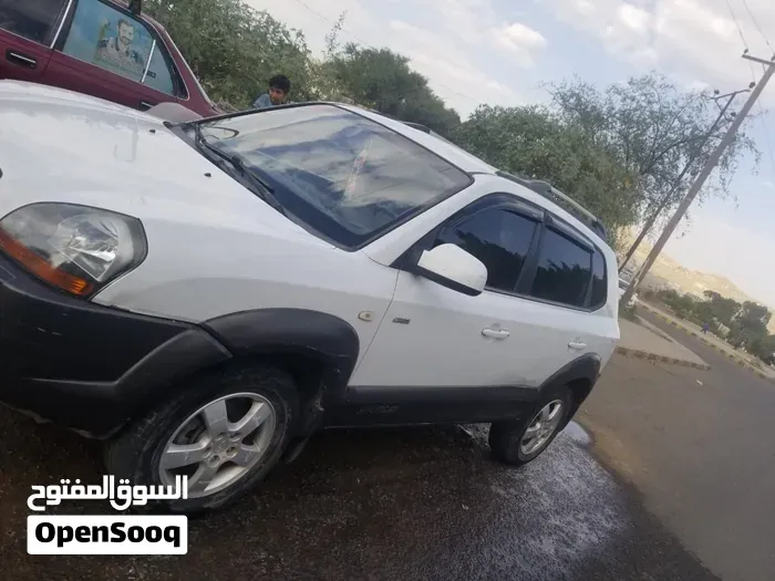 Hyundai Tucson 2004 photo 2