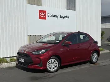 Toyota Yaris 2022 photo 2