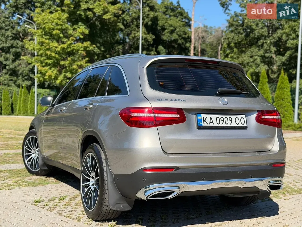 Mercedes-Benz Glc-Class 2019 photo 5