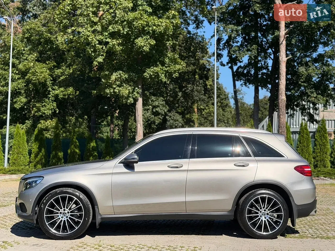 Mercedes-Benz Glc-Class 2019 photo 3