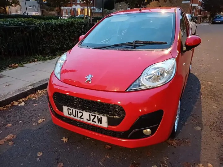 Peugeot 107 2012 photo 2