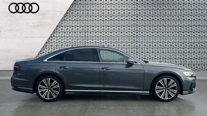 Audi A8 2023 photo 4