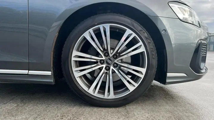 Audi A8 2023 photo 5