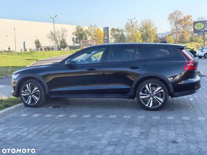 Volvo V60 2024 photo 3