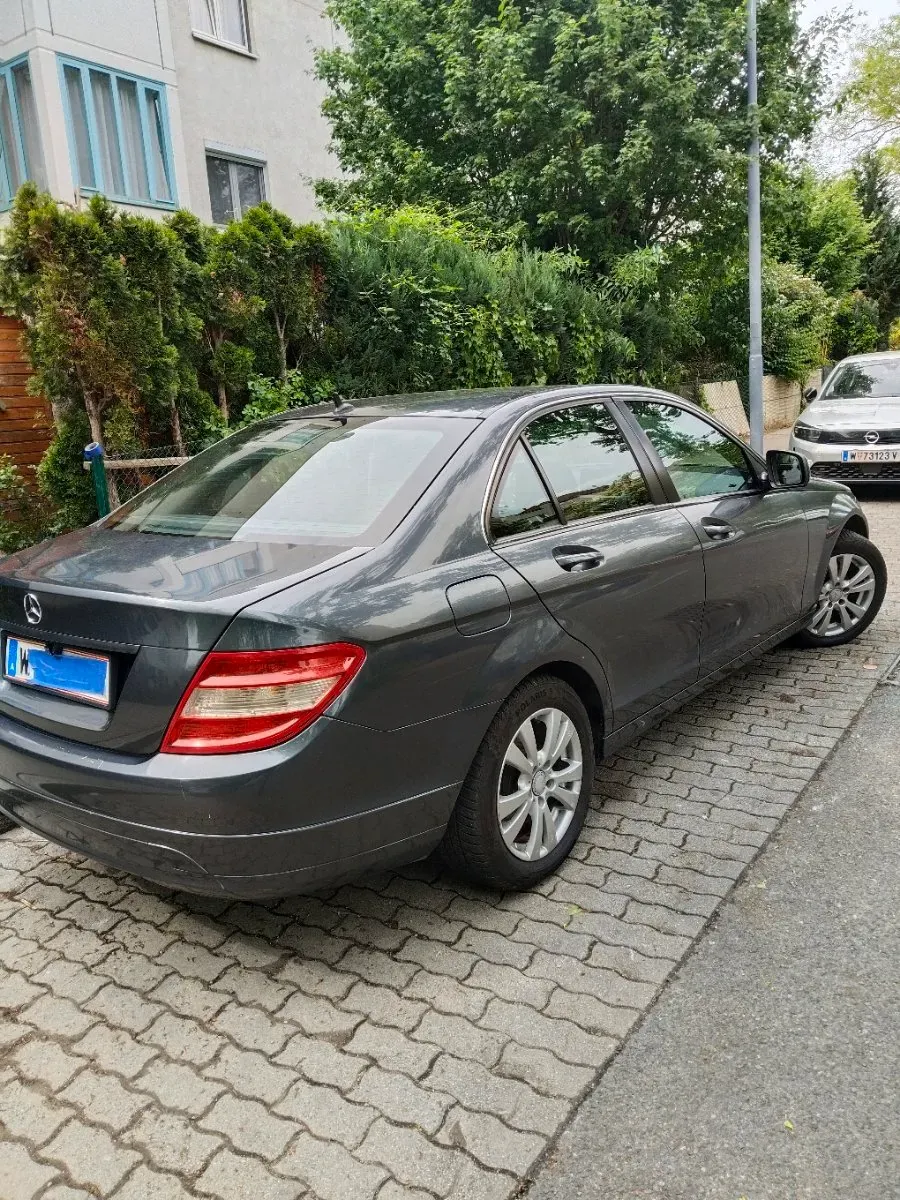 Mercedes-Benz C-Class 2007 photo 2