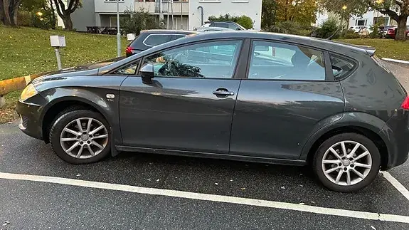 Seat Leon 2011 photo 3