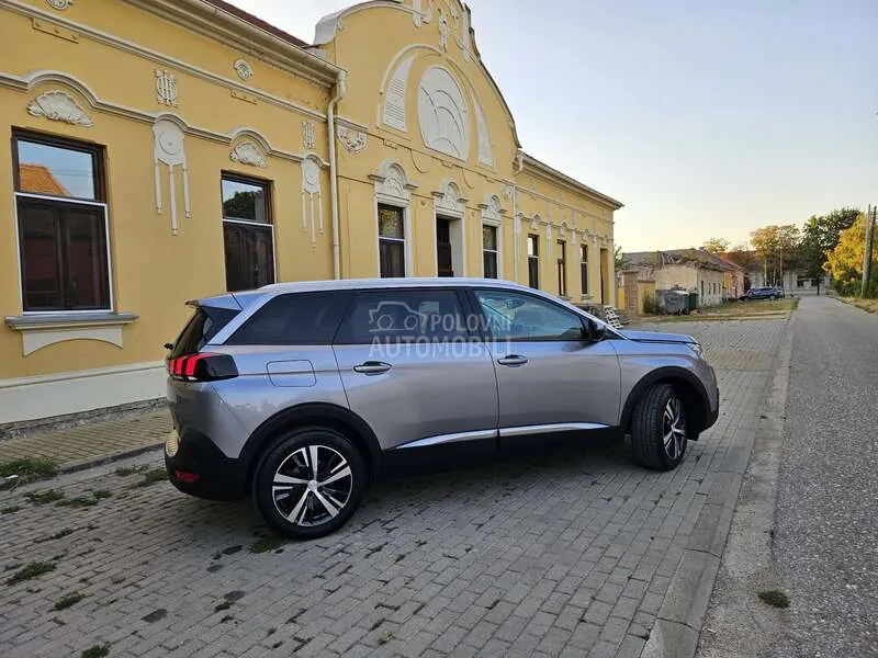 Peugeot 5008 2019 photo 2