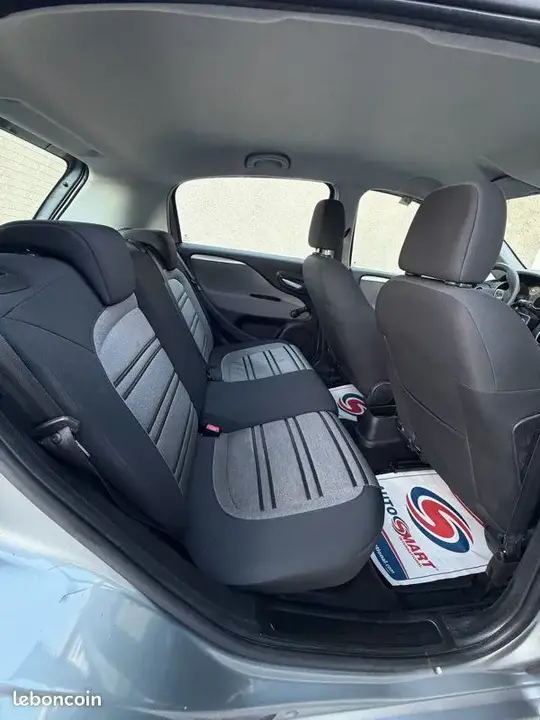 Fiat Grande Punto 2011 photo 4