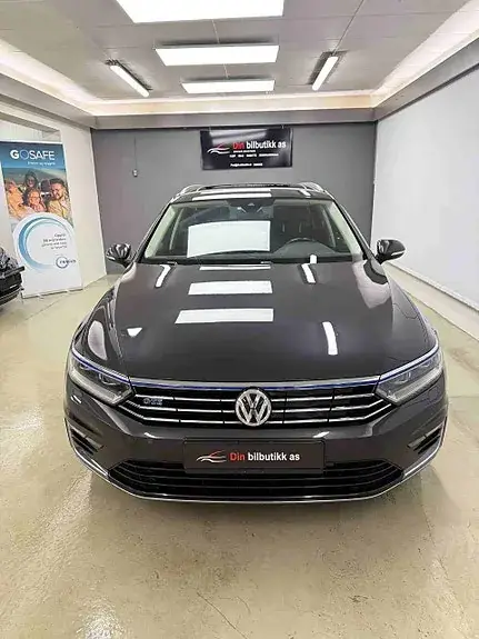 Volkswagen Passat 2018 photo 2