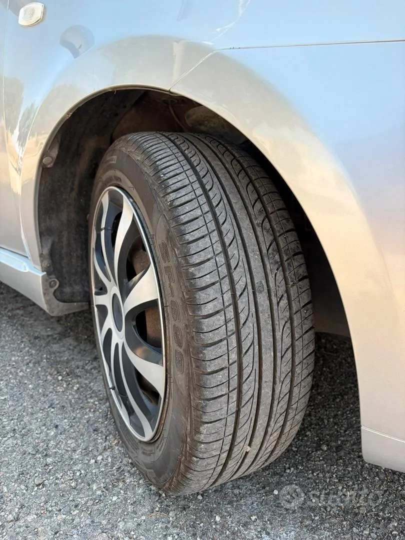 Chevrolet Aveo 2009 photo 4