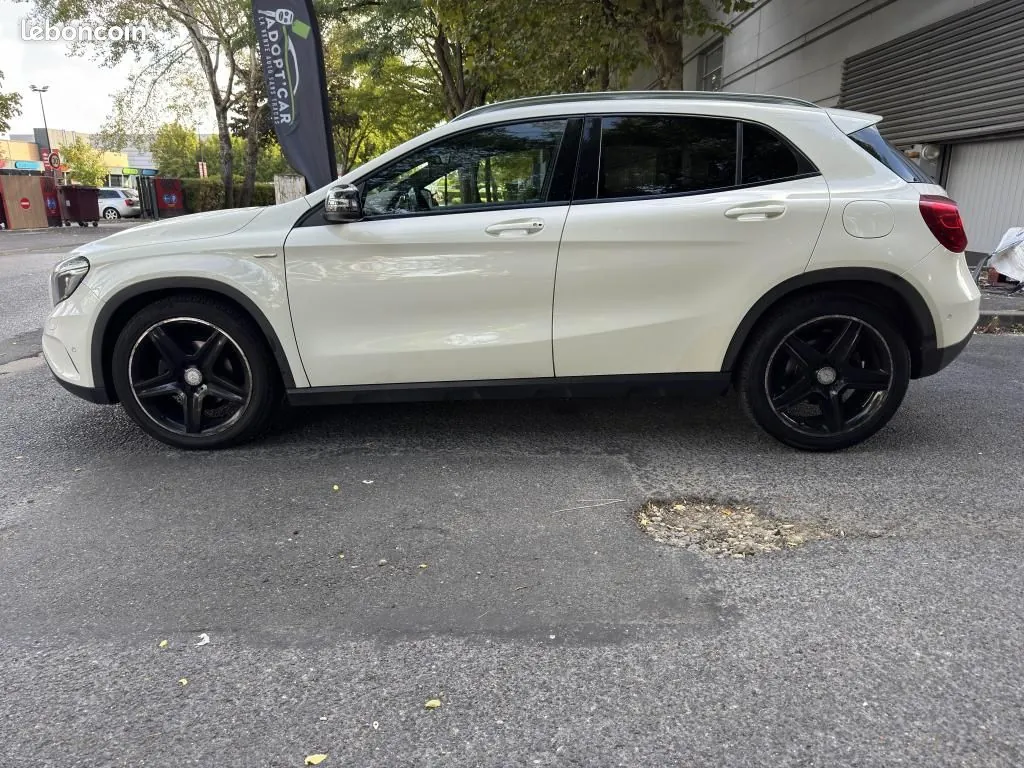 Mercedes-Benz Gla 2015 photo 2