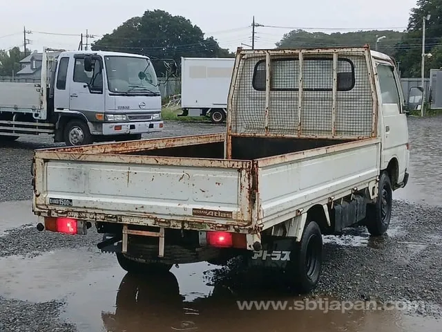 Nissan Atlas 1987 photo 4