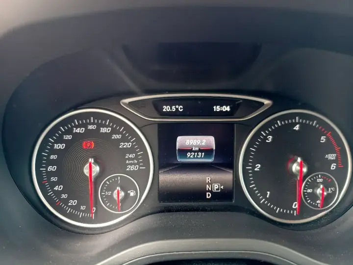 Mercedes-Benz B-Class 2016 photo 2