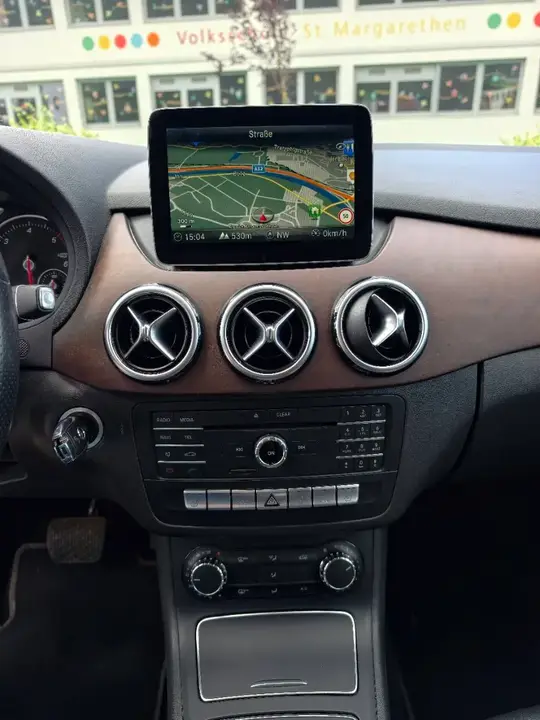 Mercedes-Benz B-Class 2016 photo 3