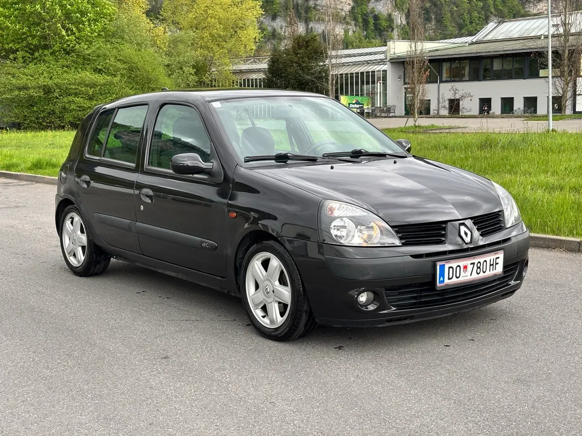 Renault Clio 2002 photo 2