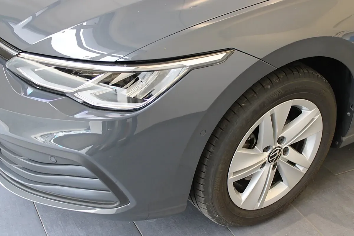 Volkswagen Golf 2023 photo 2