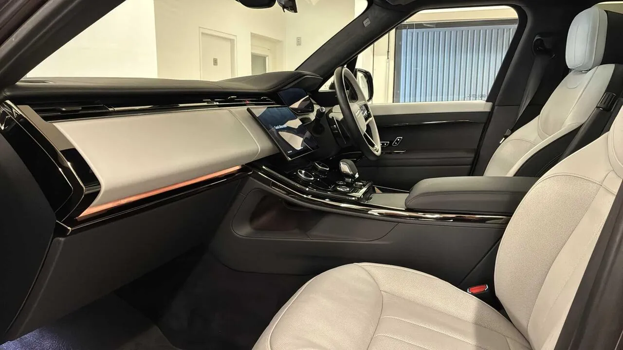 Land Rover Range Rover Sport 2023 photo 3