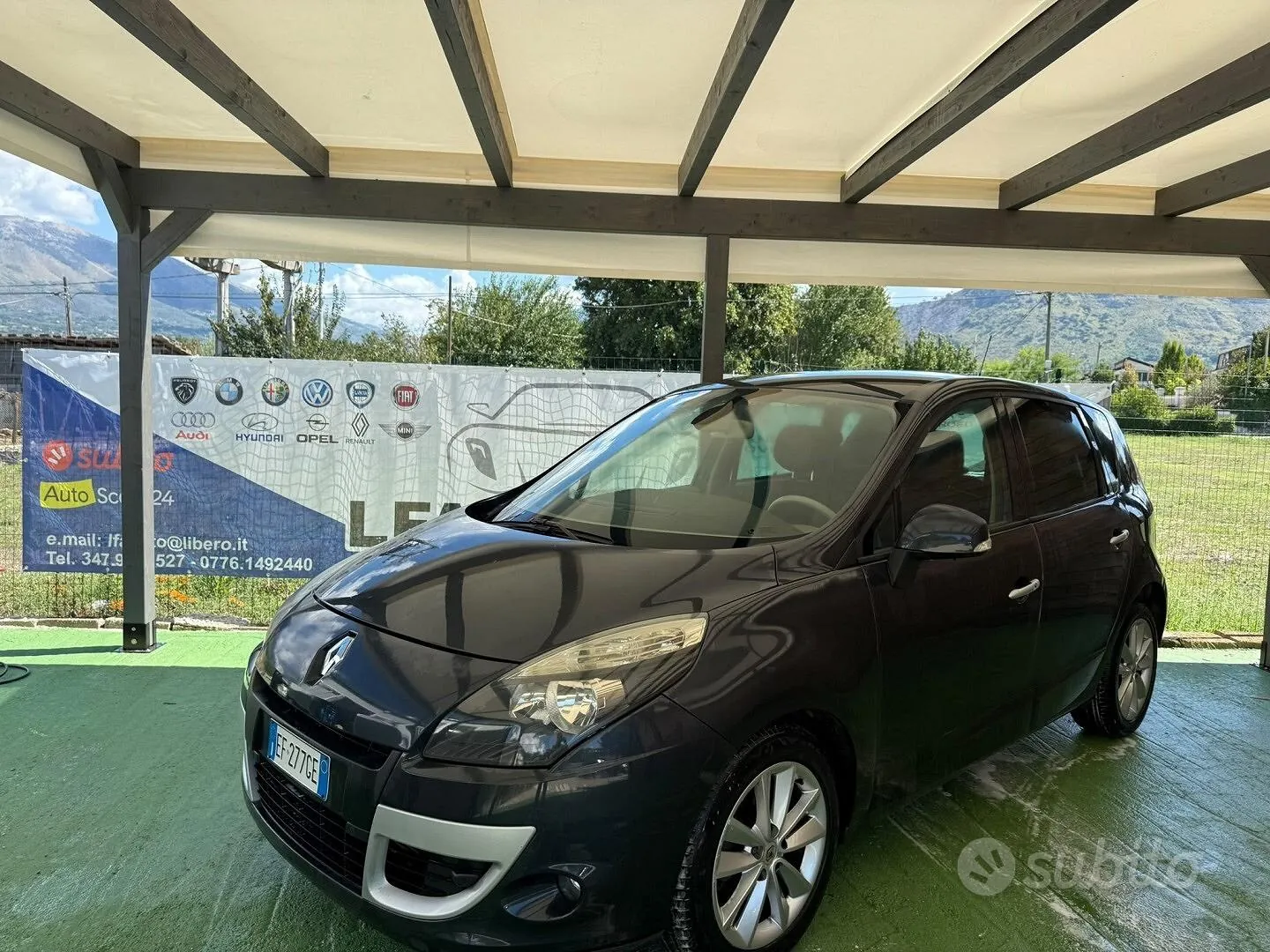 Renault Scenic 2011 photo 2