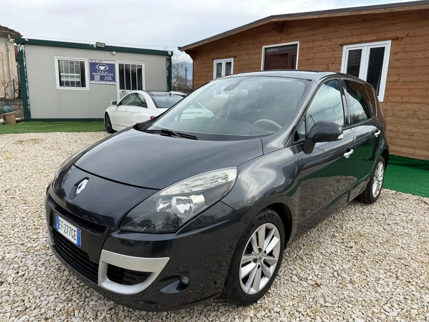 Renault Scenic 2011 photo 3