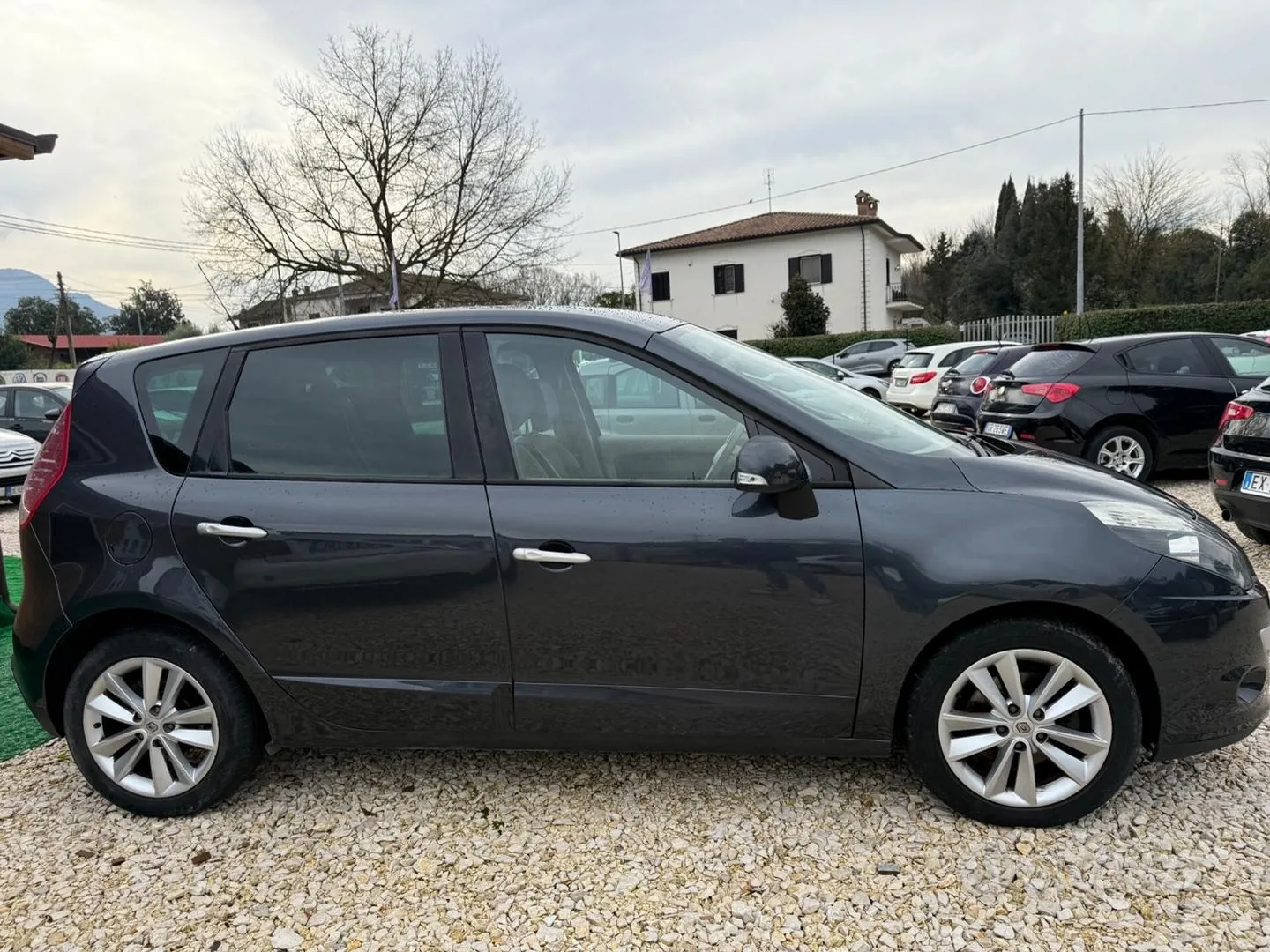 Renault Scenic 2011 photo 4