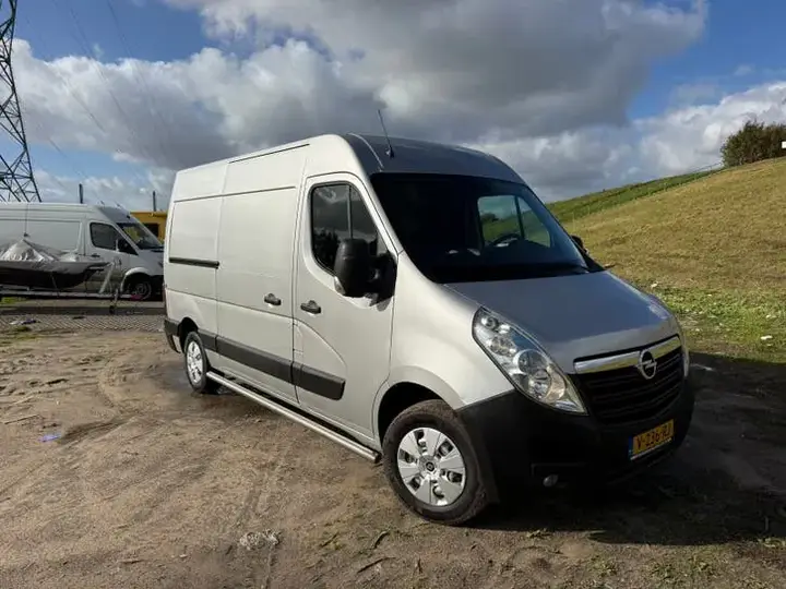 Opel Movano