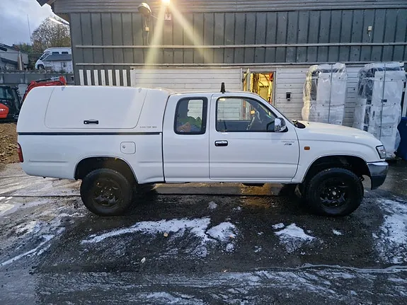 Toyota Hilux 2005 photo 2