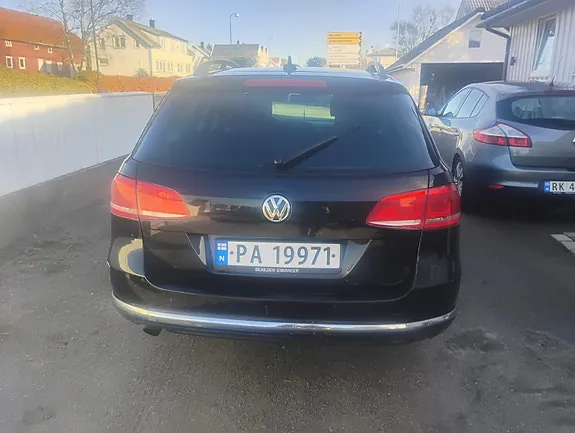 Volkswagen Passat 2012 photo 5