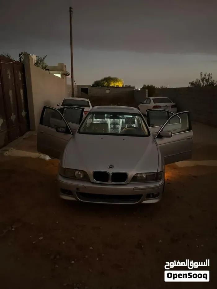 BMW 5 Series 2003 photo 2