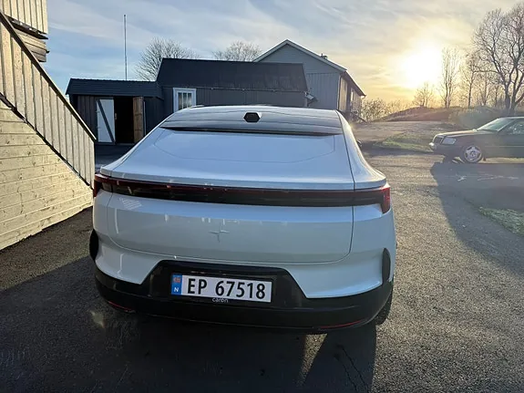 Polestar 4 2025 photo 3