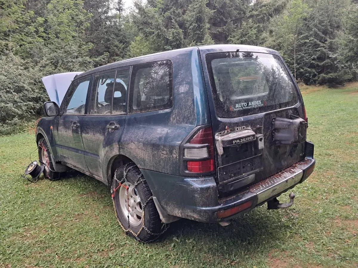 Mitsubishi Pajero 2000 photo 2