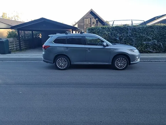 Mitsubishi Outlander 2021 photo 3