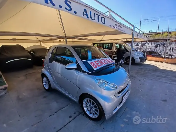 Smart Fortwo 2011 photo 2
