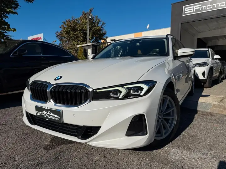 BMW 318 2022 photo 2