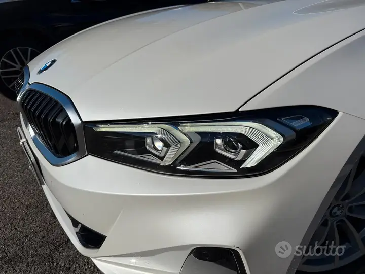 BMW 318 2022 photo 4
