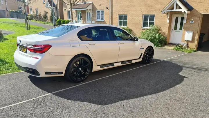 BMW 7 Series 2015 photo 5