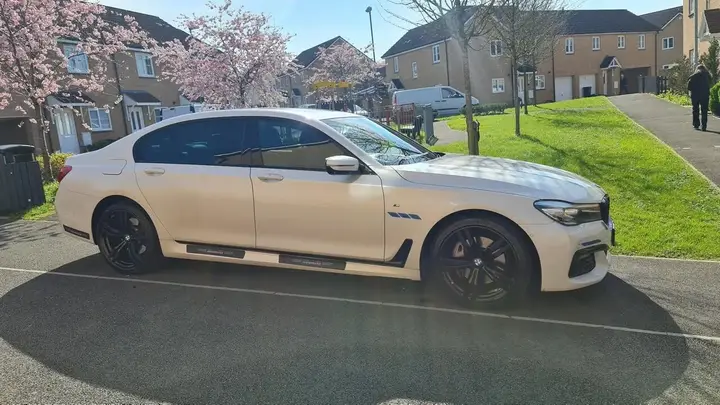 BMW 7 Series 2015 photo 4