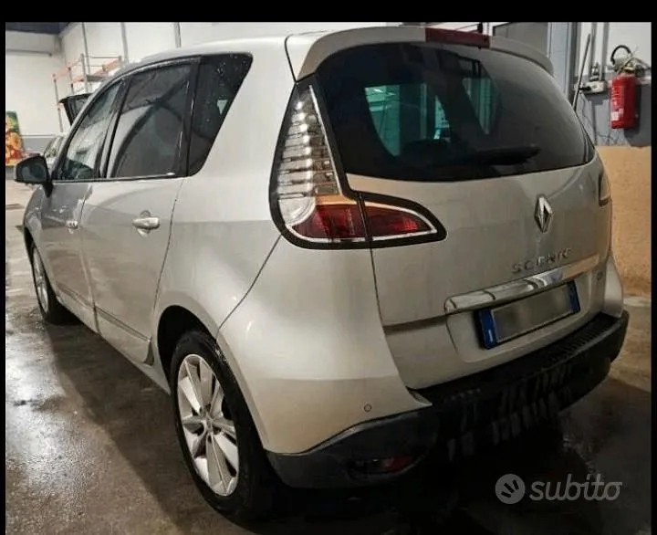 Renault Scenic 2012 photo 5